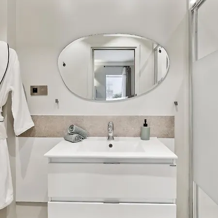 Bnbnova - 2br 2ba Le Marais & Place Des Vosges Apartment Paris